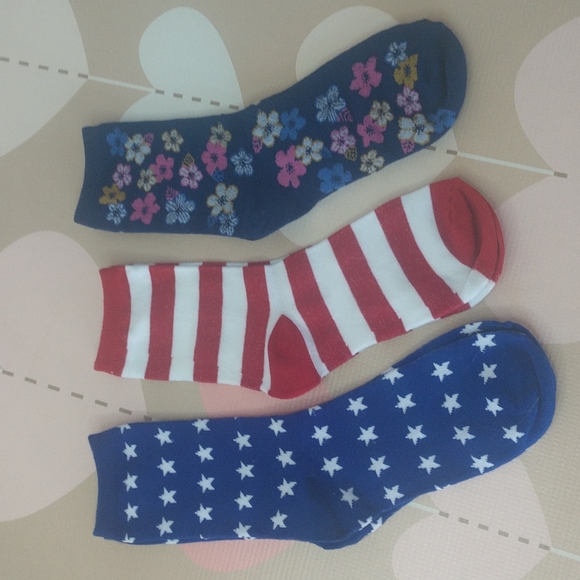 Women's socks bundle. Size 9-11 - Picture 1 of 5